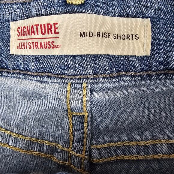 Levi's Signature Mid Rise Denim Shorts Women's Size 12 / 31 - Picture 6 of 9